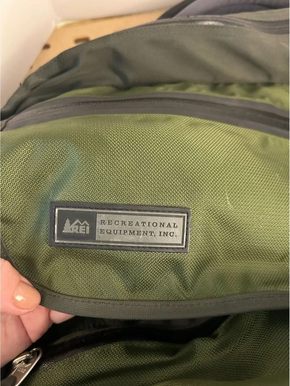 REI Green Nylon Messenger Shoulder Bag with Adjustable Strap